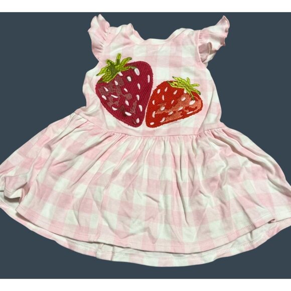 Mud Pie Other - Mud Pie 12-18m NWOT pink gingham Strawberry applique dress flutter sleeves berry